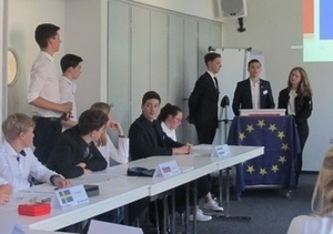 Kollegs-Delegation beim EU-Sondergipfel Kollegs-Delegation beim EU-Sondergipfel