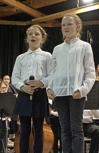 links ist Julia Hildwein und rechts Elina Römer. links ist Julia Hildwein und rechts Elina Römer.