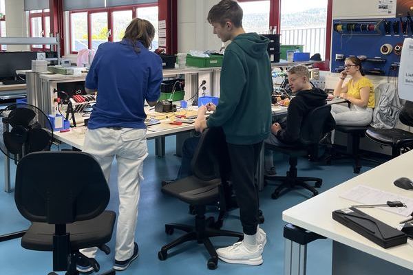 Kooperation der Technikklasse 10d mit halstrup-walcher in Kirchzarten