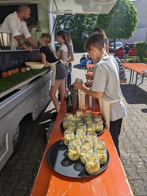 Naturpark-Kochschule zu Besuch am Kolleg in Stegen